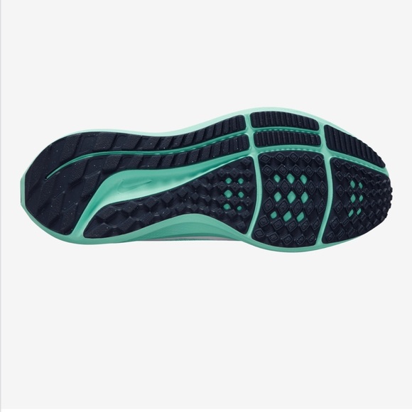 Nike Air Zoom Pegasus 40 Athletic Sneakers - Picture 4 of 5